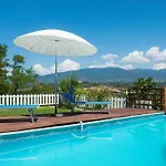 Einstein House Con Piscina Villa Vivajo